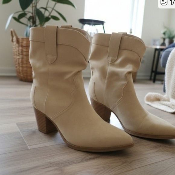 Elegant Tan Women's Country BOOTS SIZE 9.5. SOFT TO TOUCH. - Picture 12 of 12